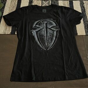 WWE Roman Reigns One Versus All Women’s T Shirt L